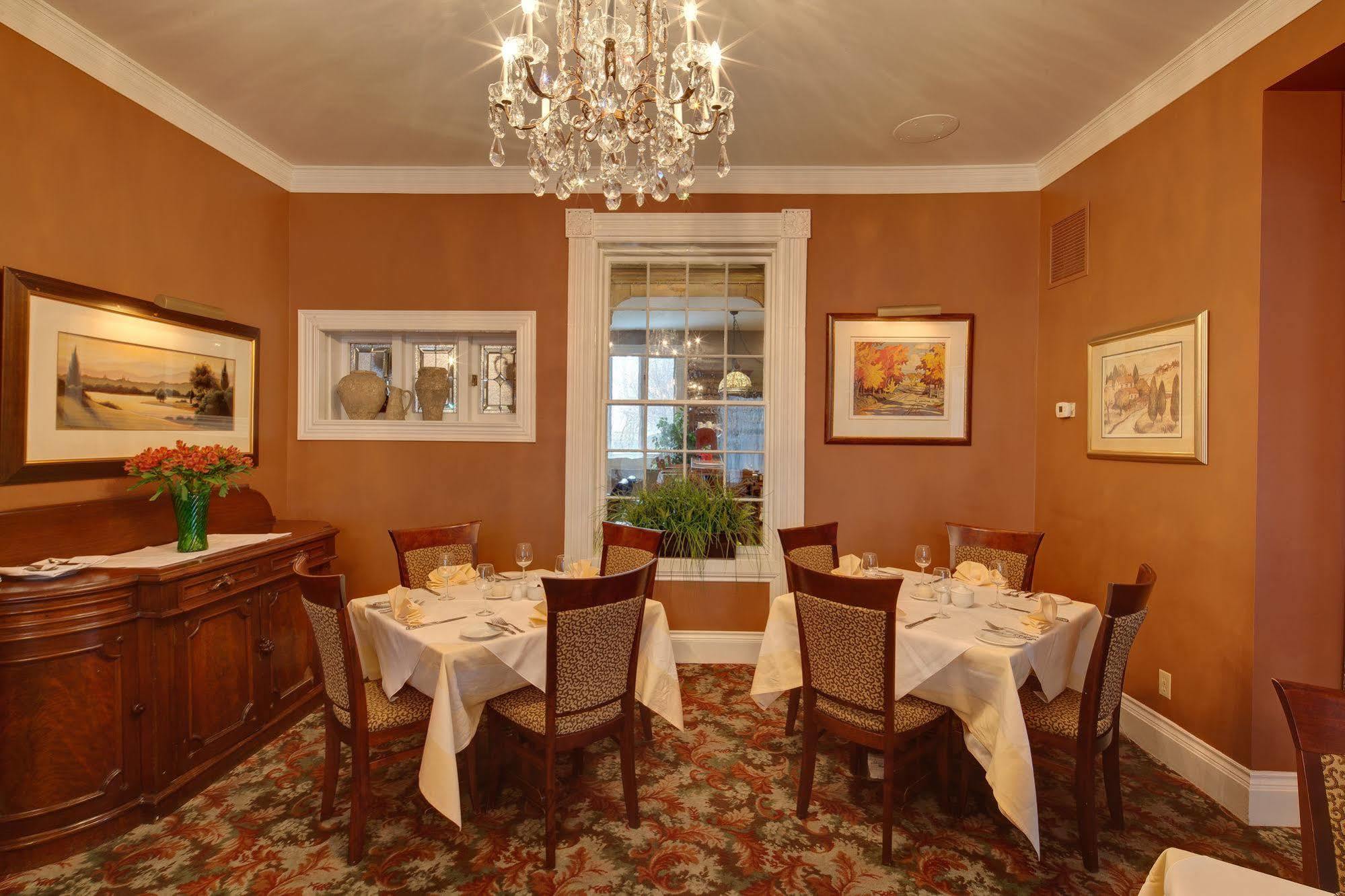 The Woodlawn Inn Cobourg Eksteriør billede