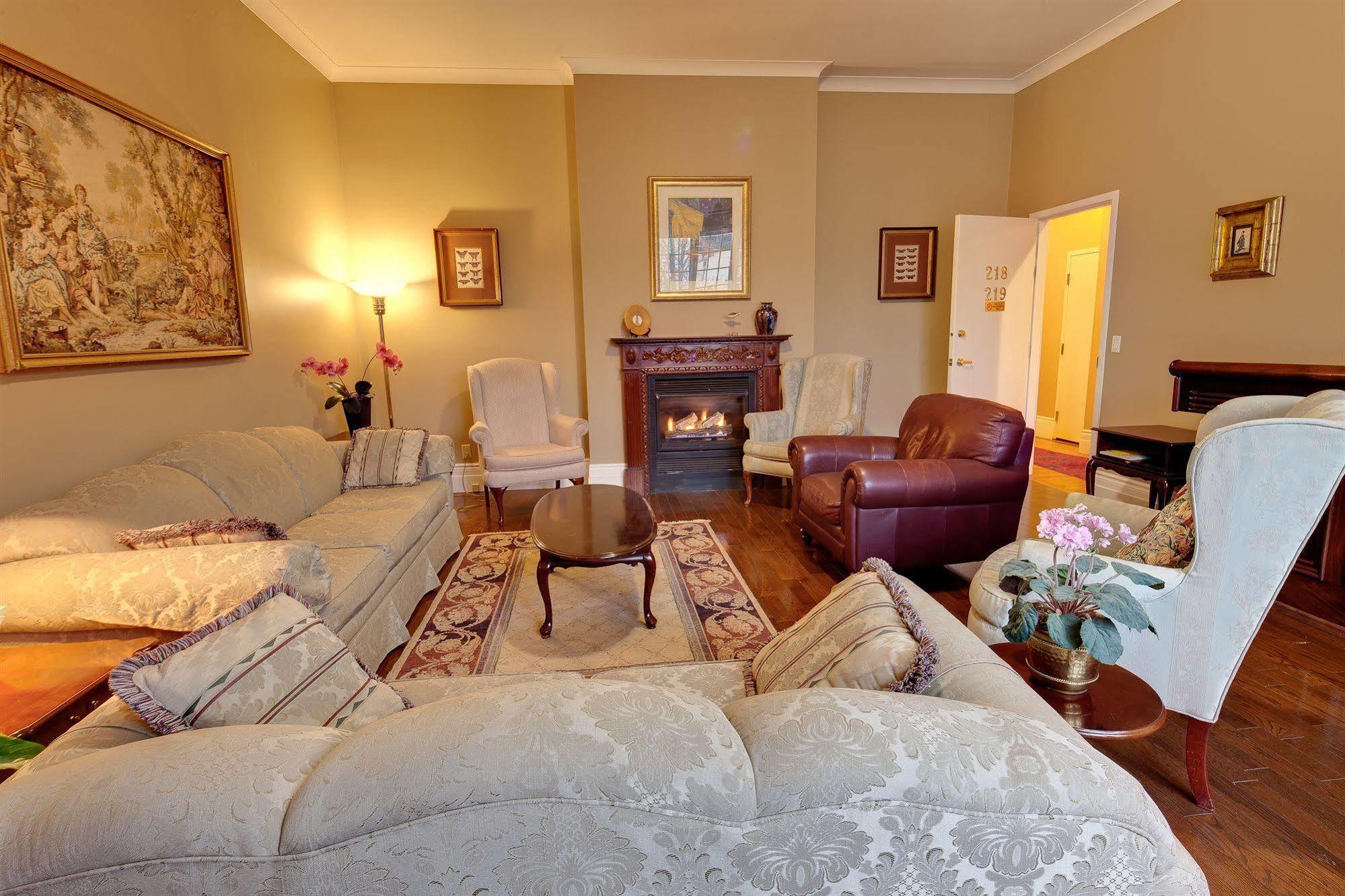 The Woodlawn Inn Cobourg Eksteriør billede