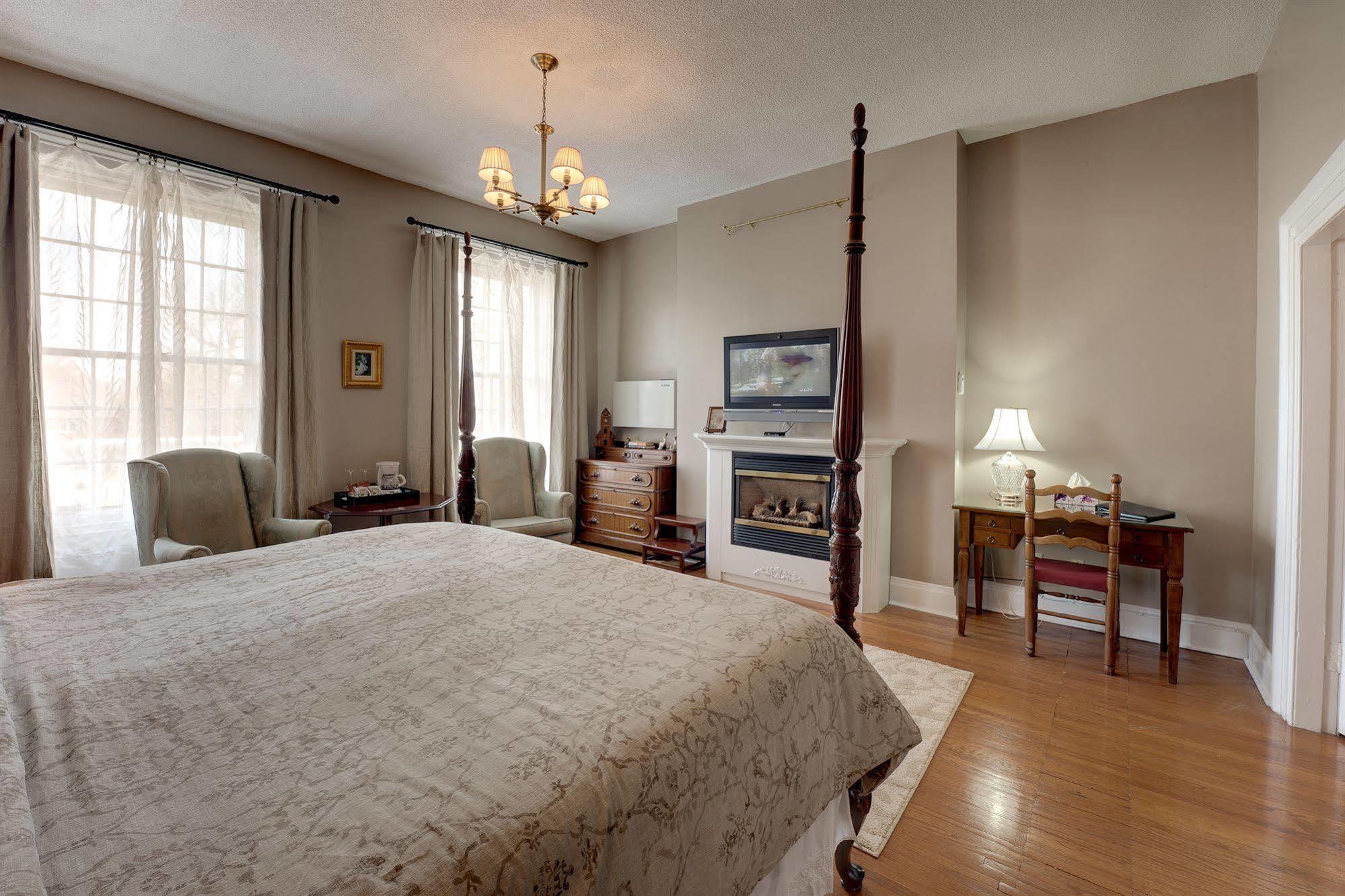 The Woodlawn Inn Cobourg Eksteriør billede